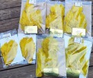 Marabou patches og hen capes ble farget av banan! thumbnail
