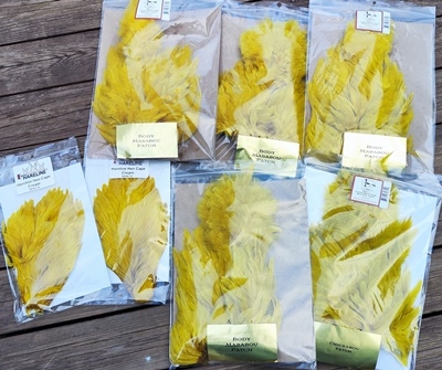 Marabou patches og hen capes ble farget av banan!