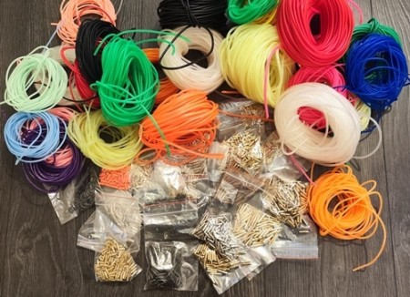 Tuber i ulike vekter til laksefluer, silikonslanger, krokslanger, glitter tuber er på plass! 