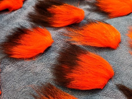 TD svarte tupper ble farget av hot orange